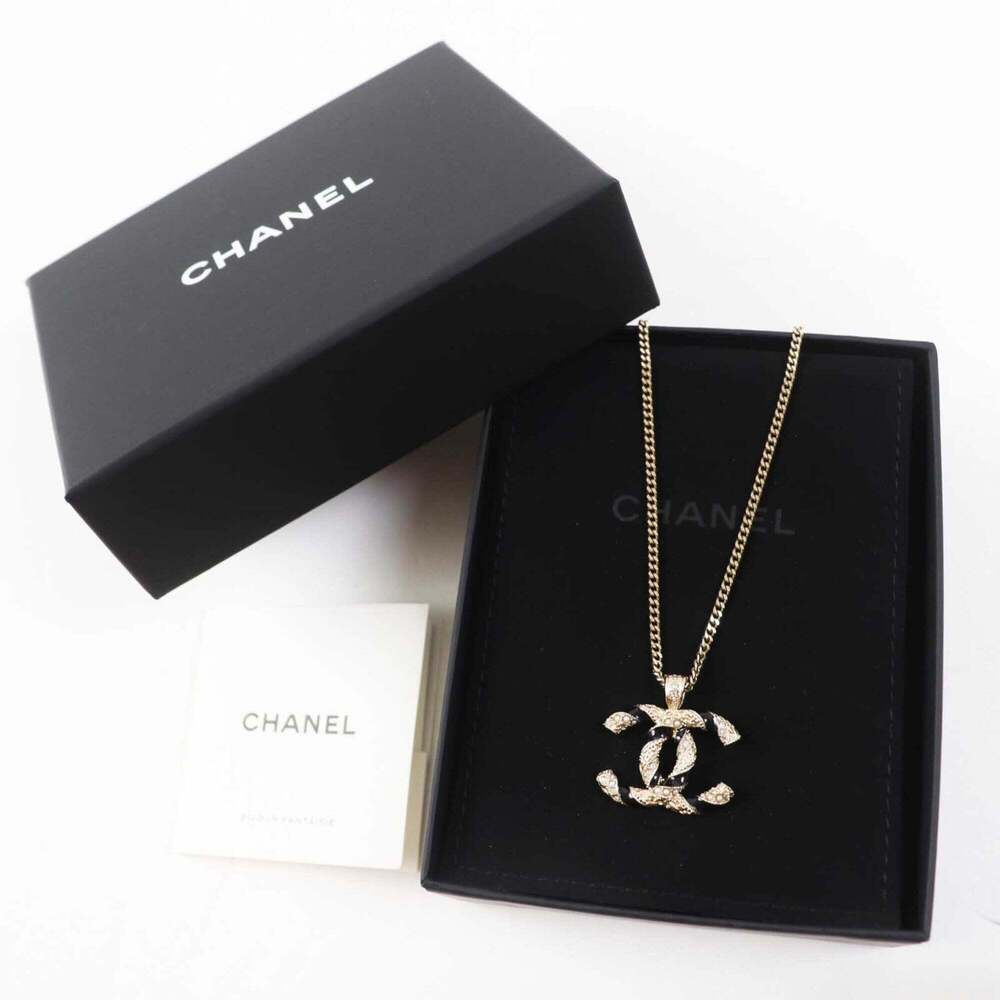 CHANEL Black Pearl Logo Necklace - Picture 2 of 7